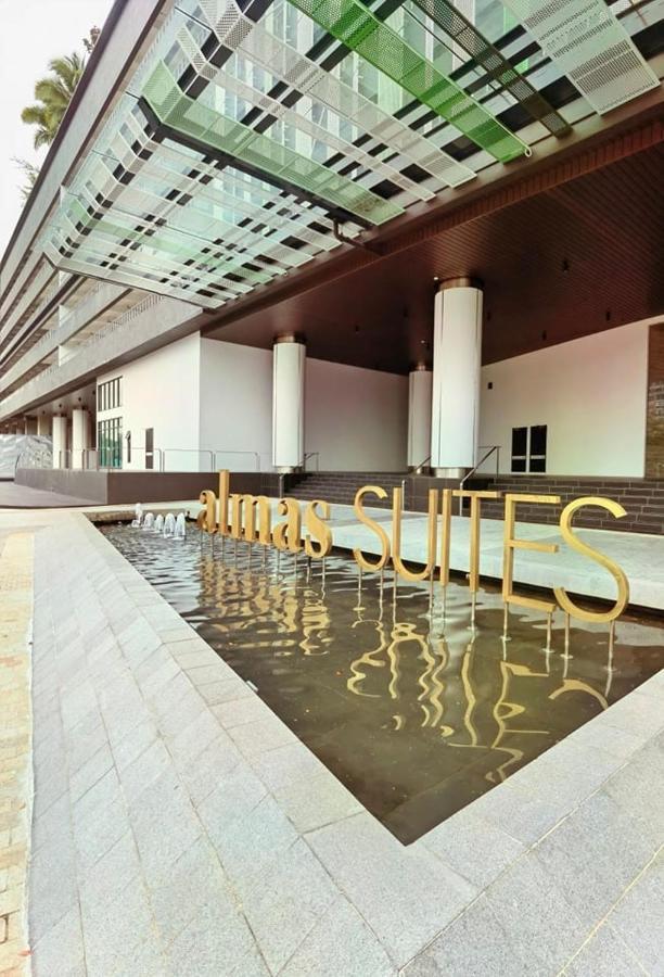C1113 Almas Suites Galaxy Space Netflix By Stay ヌサジャヤ エクステリア 写真